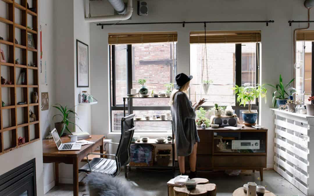 How to Be a Freelance Content Writer and Turn Your Words Into Money